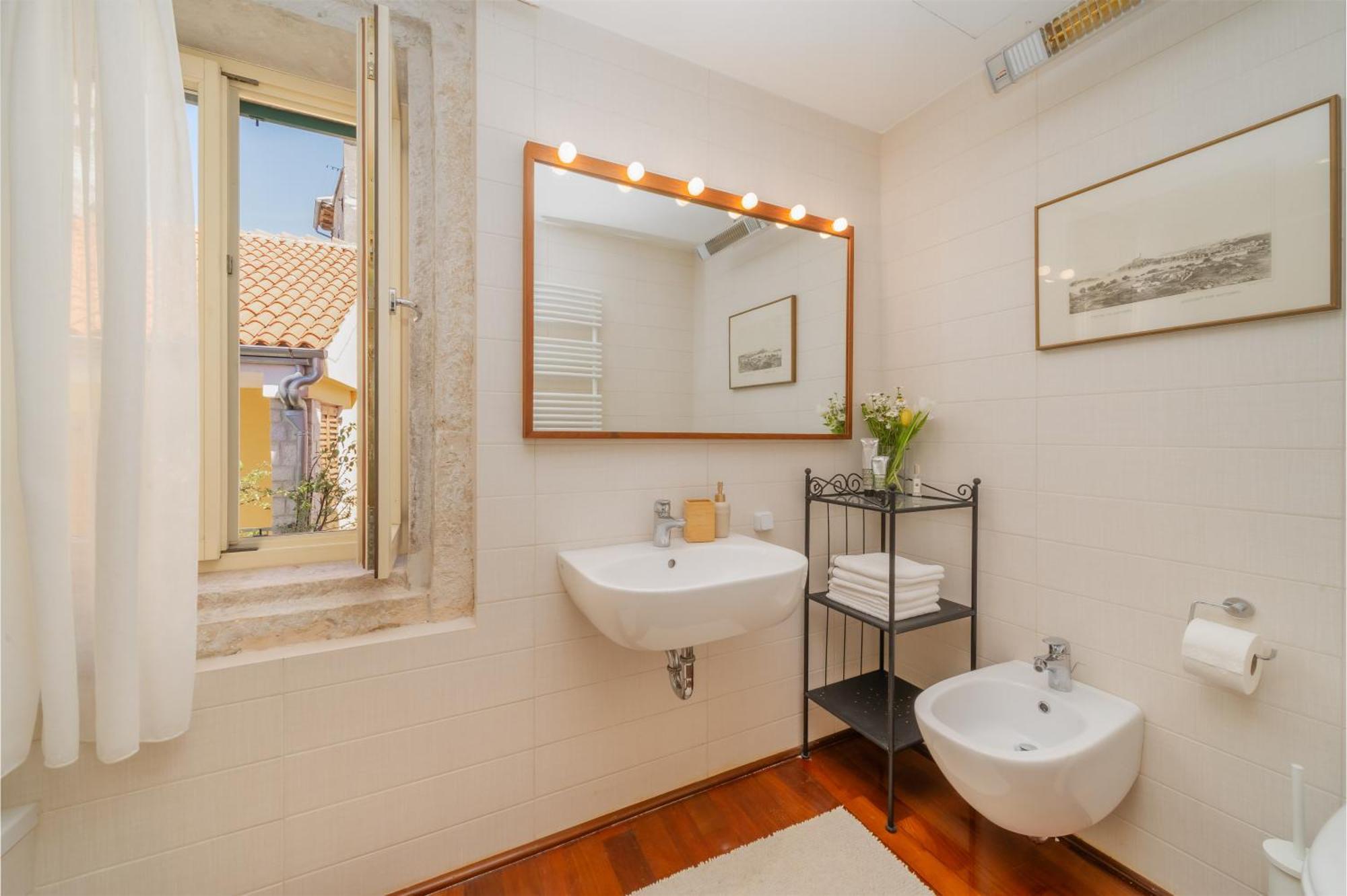 Old Town Seabreeze Residence Rovinj Bagian luar foto